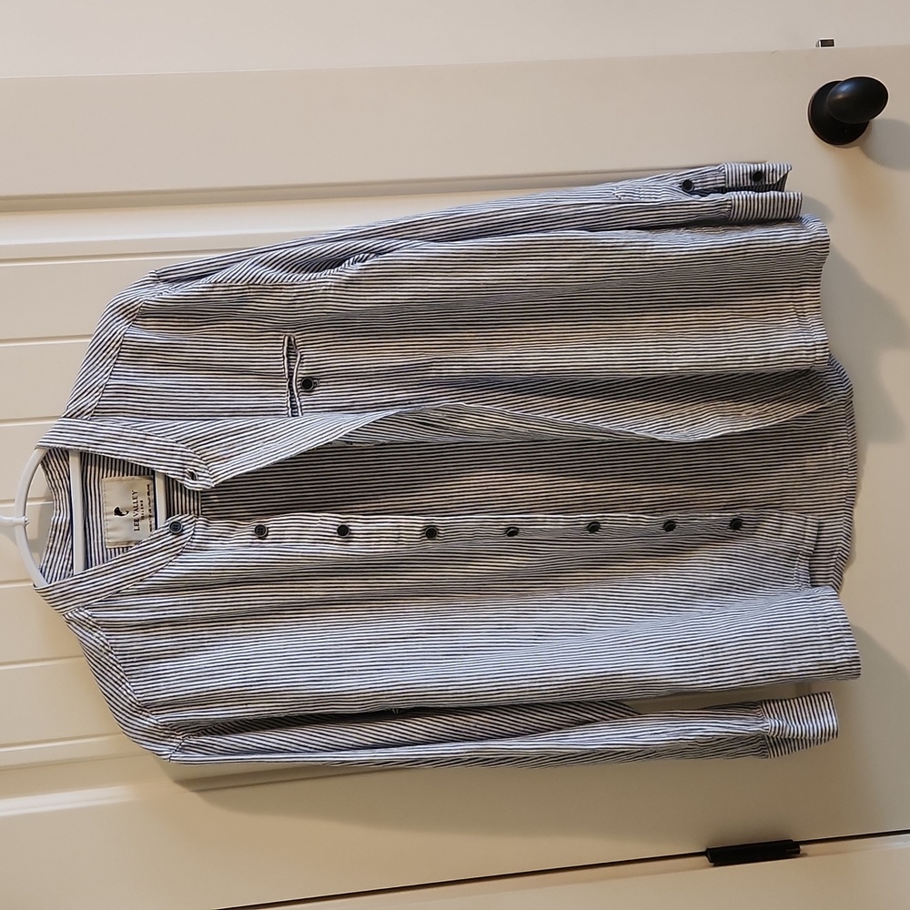 Lee Valley Ireland (m) pin- stripe button down shirt.